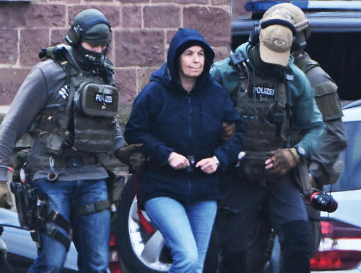 סוף המנוסה. המעצר של קלטה בשנה שעברה | צילום: גטי אימג'ז, Uli Deck yk14308700