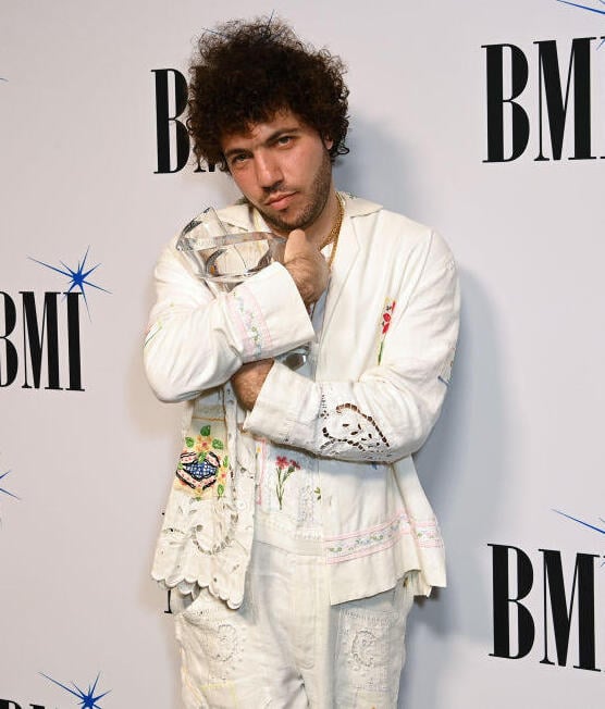 השלב הבא תספורת? בלאנקו (צילום: Jon Kopaloff/Getty Images for BMI) סלינה גומז בני בלאנקו