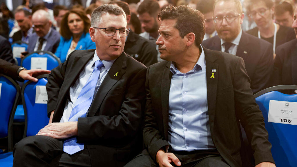 Foreign Minister Gideos Sa'ar and Diaspora Affairs Minister Amichai Chikli (Photo: Menahem Kahana / AFP) עמיחי שיקלי גדעון