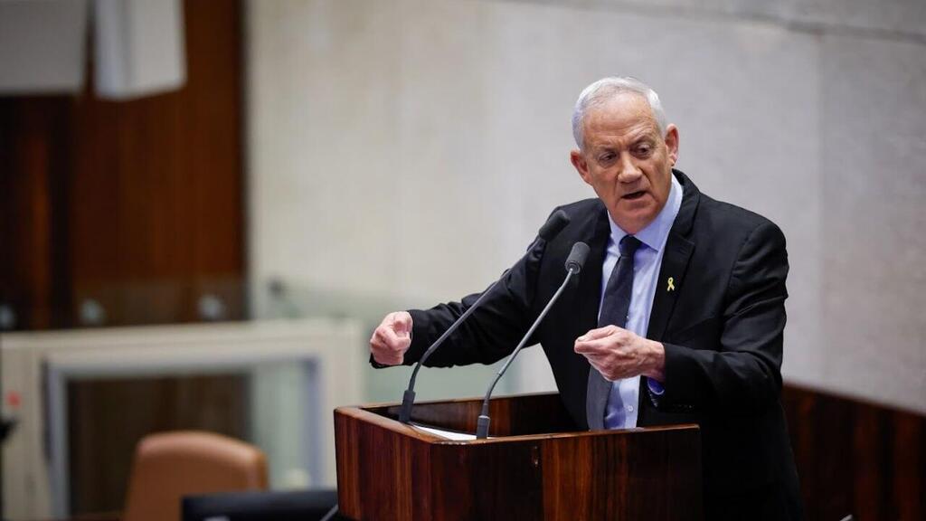 גנץ. "הקואליציה החזירה אותנו ל-6 באוקטובר" (צילום: נועם מושקוביץ / דוברות הכנסת) הצבעת חוק יסוד השפיטה במליאת הכנסת