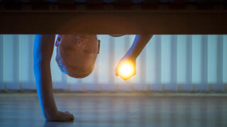 קנזס מפלצת תחת למיטה חשוד