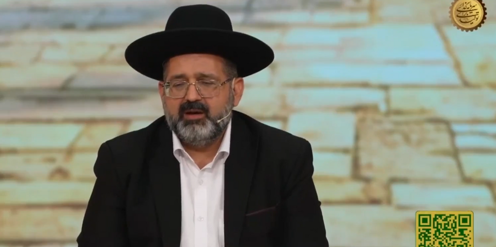חכם יונס חמאמי בריאיון בטלוויזיה (צילום: מתוך שידורי ערוץ 3 האיראני) חכם יונס חמאמי בריאיון בטלוויזיה