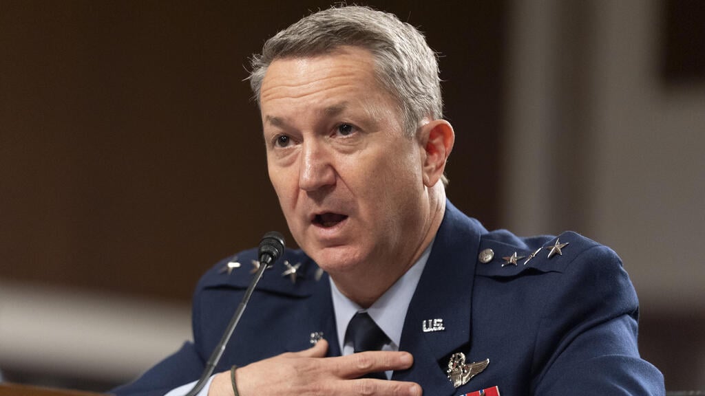 chairman of the Joint Chiefs Gen. Dan Caine (Photo: AP Photo/Manuel Balce Ceneta) הגנרל דן קיין המועמד של טראמפ לתפקיד רמטכ"ל צבא ארה"ב ראש המטות המשולבים ב שימוע בסנאט