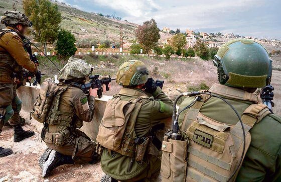 משמידים אמצעי לחימה של חיזבאללה. כוחות צה"ל בדרום לבנון | צילום: דובר צהK yk14319861