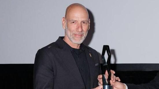 זיו קורן זוכה בפרס אינפיניטי