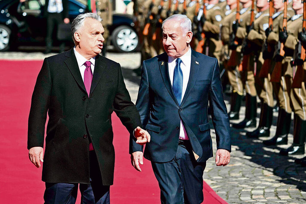 נתניהו ואורבן בבודפשט, אתמול. קו ההגנה של ראש הממשלה בקטארגייט כבר מוכן ומזומן | צילום: Attila KISBENEDEK / AFP yk14321619