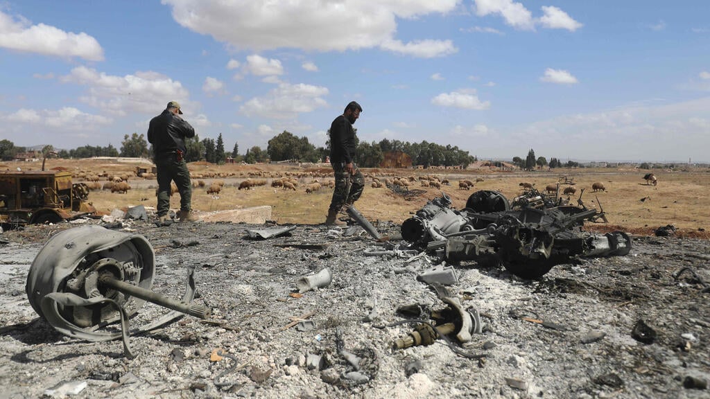 The damage caused by the Israeli attacks in Syria last week. Message to the Turks (Photo: Abdulaziz Ketaz/ AFP) תקיפה בסוריה