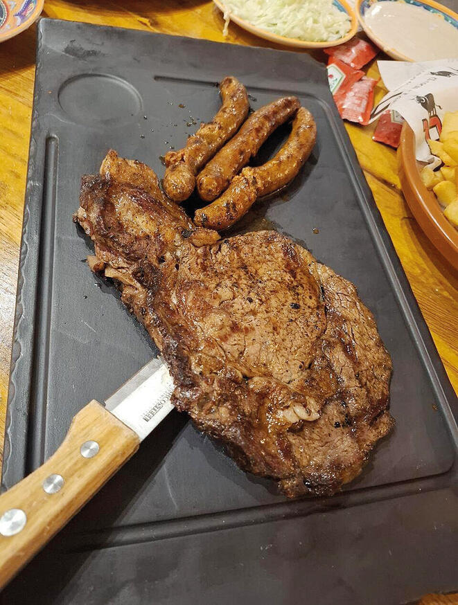 בשר באור־עקיבא. יודעים את העבודה | צילום: יהונתן כהן yk14324117