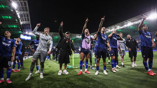 שחקני הפועל באר-שבע חוגגים