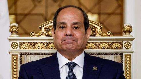 Egypt seeks to end war as crisis deepens at home