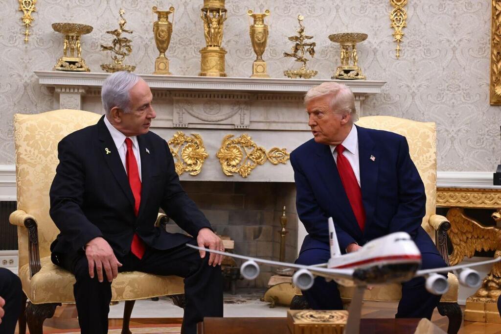 Netanyahu and Trump in the White House (Photo: GPO) ראש הממשלה בנימין נתניהו ונשיא ארה"ב דונלד טראמפ בחדר הסגול