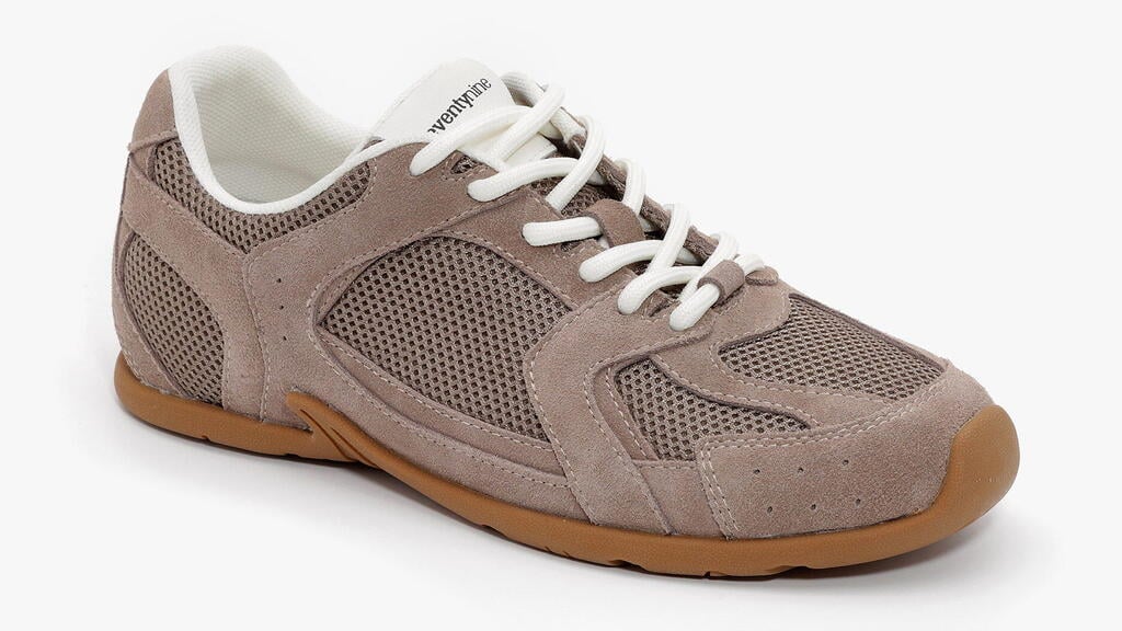 280 שקל, סבנטי ניין ב-WeShoes (צילום: עמירם בן ישי) נעלי סניקרס של סבנטי ניין ב-WeShoes