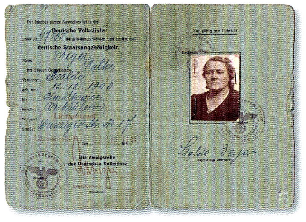 Sydonia Beyer's certificate (Photo: Wikipedia) התעודה של סידוניה באייר