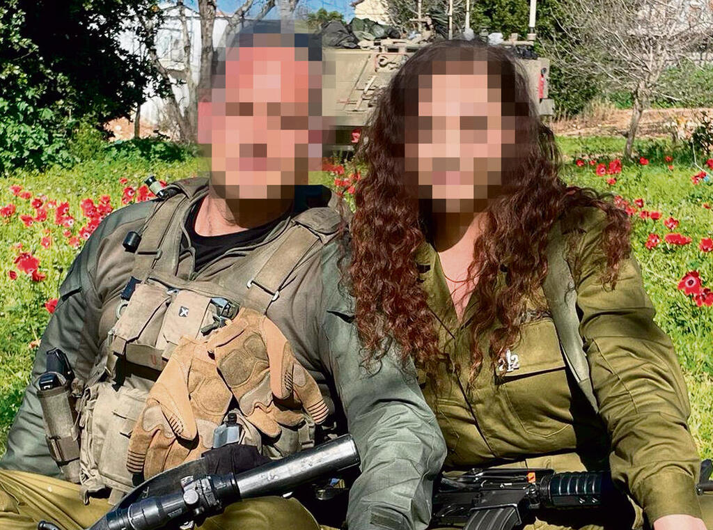 סמ"ר (מיל') אריאל ואביה רס"ם (מיל') אורי yk14330976