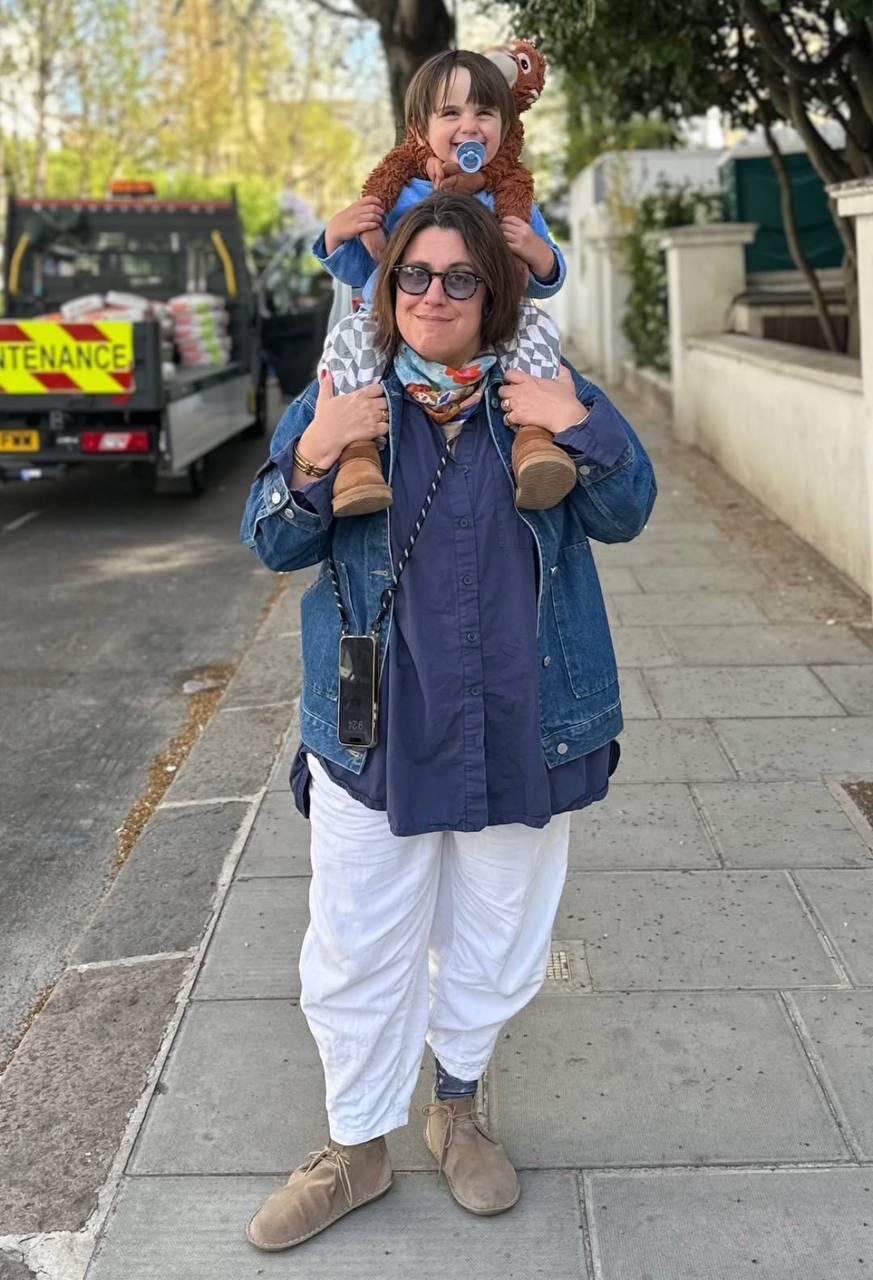 אבל אין על תל אביב, אה? תום יער והבן אבשלום (צילום מסך) הסלבס נופשים בפסח