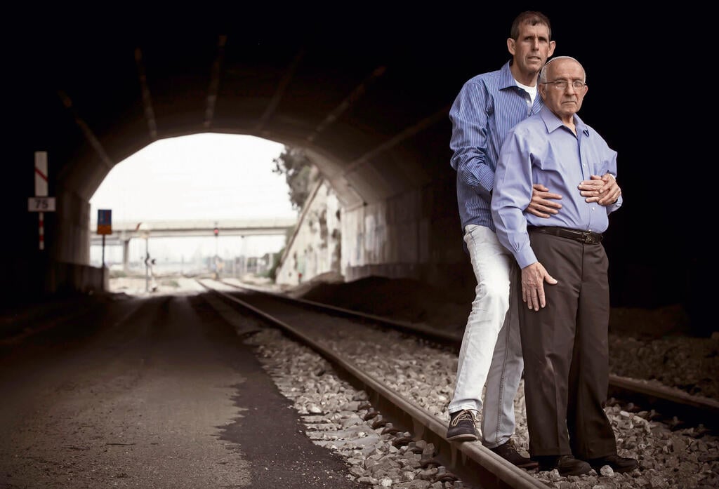 Dovi Eichenwald and his father Zvi in Auschwitz (Photo: Ilan Spira) yk14334294