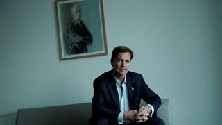 "אוריד את הסיכה הצהובה כשרן ישוב לביתו". זייגרט השגריר הגרמני שטפן זייברט