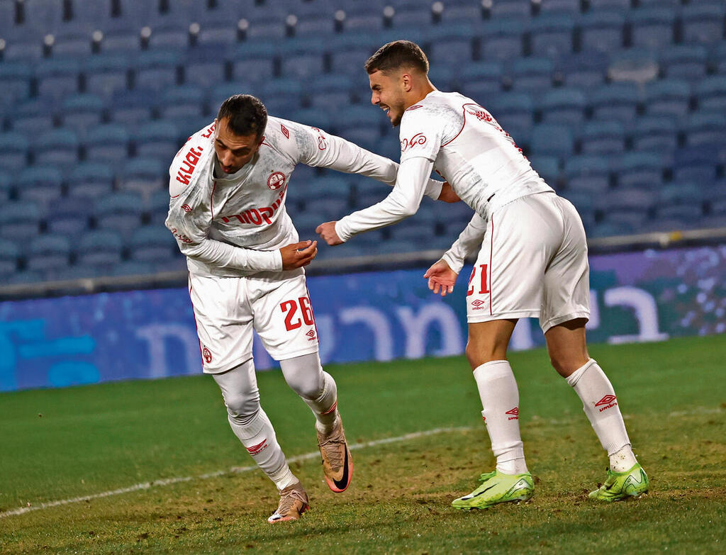 החזיר בגדול על הצ'אנס שקיבל. זאהי אחמד (מימין) ואליאל פרץי| צילום: אלכס קולומויסקי yk14338976