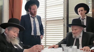 הרב משה הלל הירש בפגישתו עם הרב אליעזור פילץ