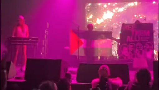 מתוך הופעתה של Blonde Redhead בפסטיבל  Coachella