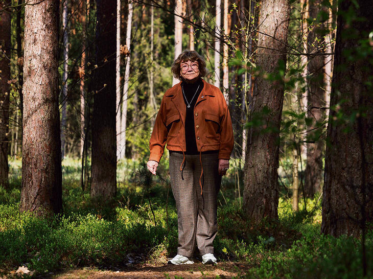 "בזכות הדודות שלי נשארתי בחיים". גיטה קויפמן ביערות בדרך לאושוויץ, השבוע | צילום: זיו קורן yk14345416