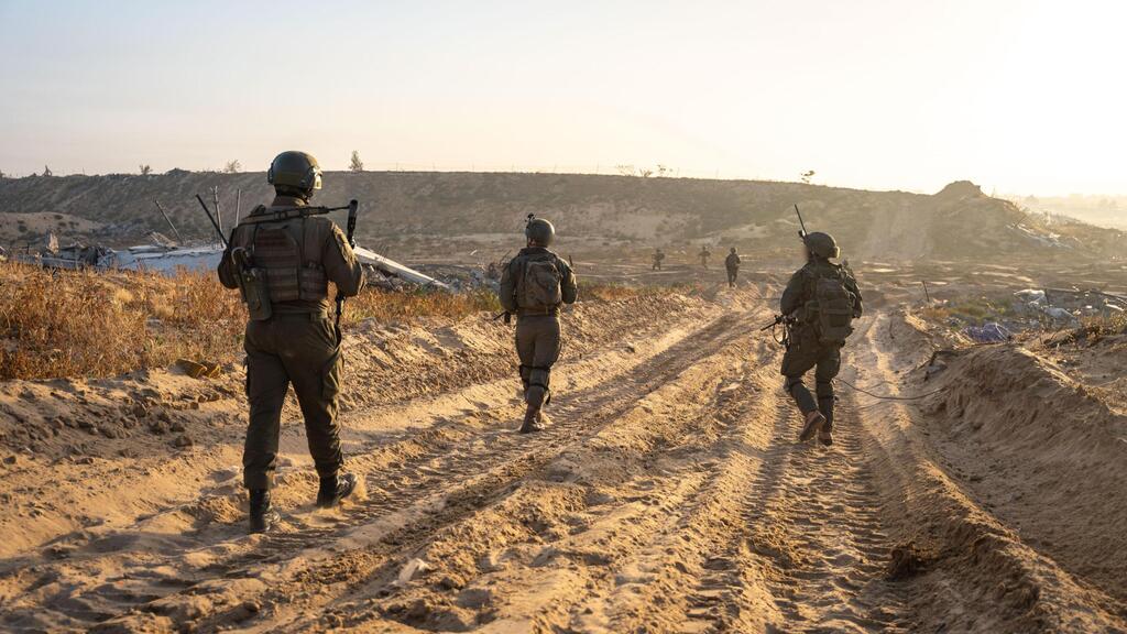 IDF troops operate in Gaza (Photo: IDF Spokesperson's Unit) מבצע ׳עוז וחרב׳: שלוש אוגדות מתמרנות, מאות מחבלים חוסלו ויותר מ-1,800 מטרות טרור הותקפו