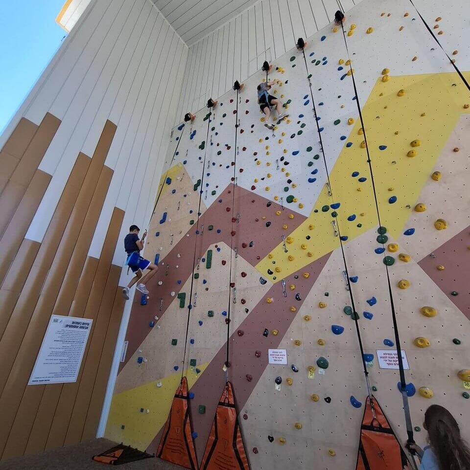 קיר הטיפוס שממנו נפלה נעמי במודיעין (צילום: אלבום פרטי) נעמי ניגרי נפלה מקיר טיפוס במודיעין