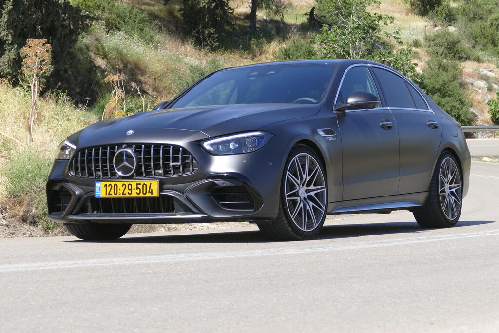 מרצדס C63 SE (מבחן ראשון) – שבחי טכנולוגיה, געגועי נוסטלגיה