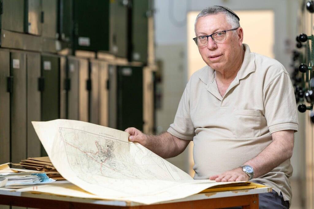 מצלמים גם עבור האזרחים. דוד גלידאי (צילום: טל שחר) דוד גלידאי במרכז למיפוי ישראל ( מפ"י )