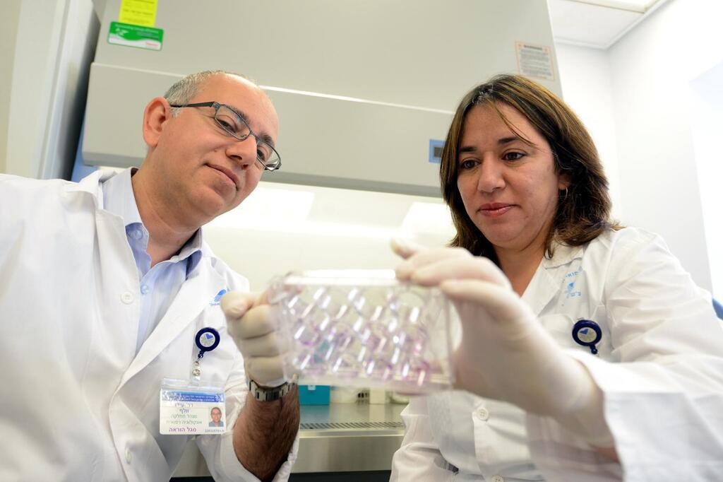 Prof. Wolf and Dr. Rubinek (Photo: Sourasky Medical Center) פרופ' וולף וד"ר תמי רובינק