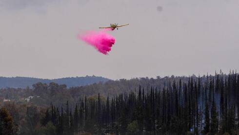 Homes evacuated as wildfire threatens Jerusalem Hills amid extreme heat wave