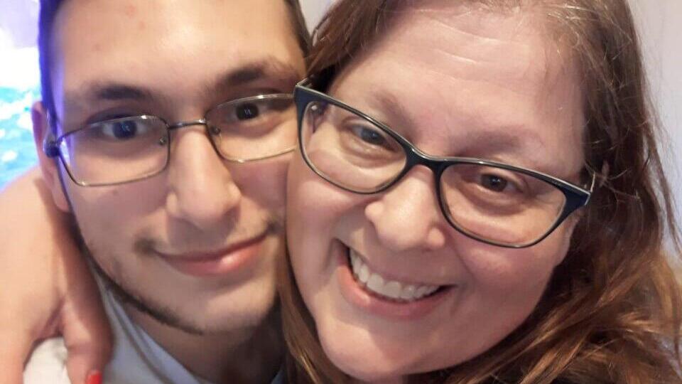 Herut Nimrodi and her son Tamir (Photo: Courtesy of the family) חירות נמרודי עם בנה תמיר