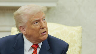 ראש ממשלת קנדה מארק קרני עם נשיא ארה