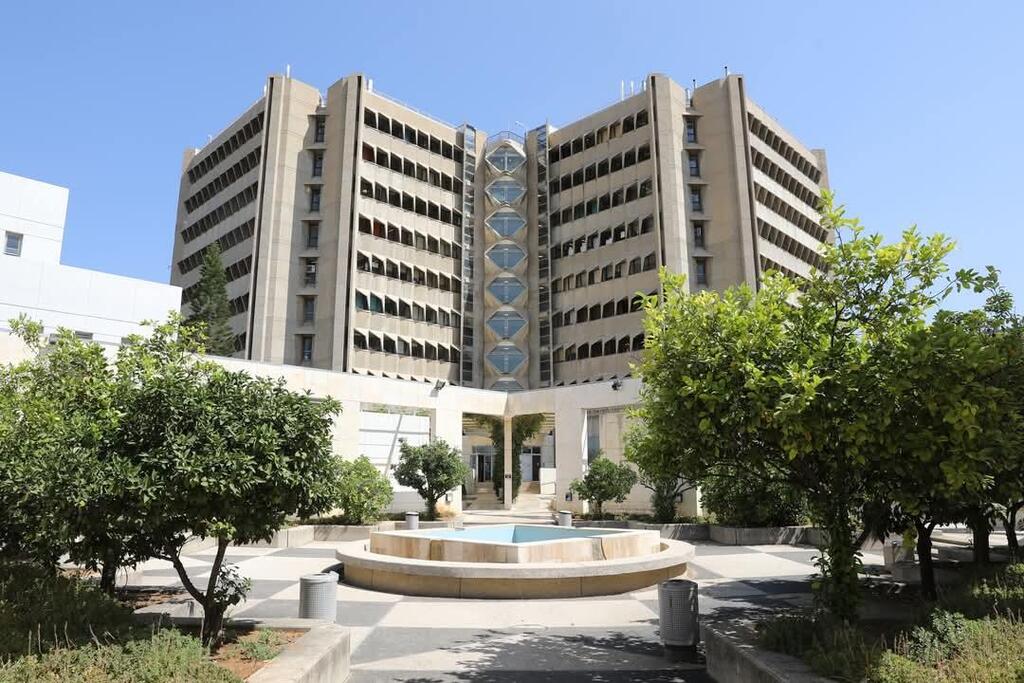 חילופי תפקידים בצמרת הפקולטה לרפואה באוניברסיטת תל אביב (צילום: דוברות אוניברסיטת תל אביב) הפקולטה לרפואה באוניברסיטת תל אביב
