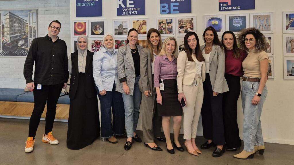 "התפיסה שלנו - לא רק לסמן וי על תרומה". אנשי AIG ויוניסטרים (יח"צ) AIG ויוניסטרים