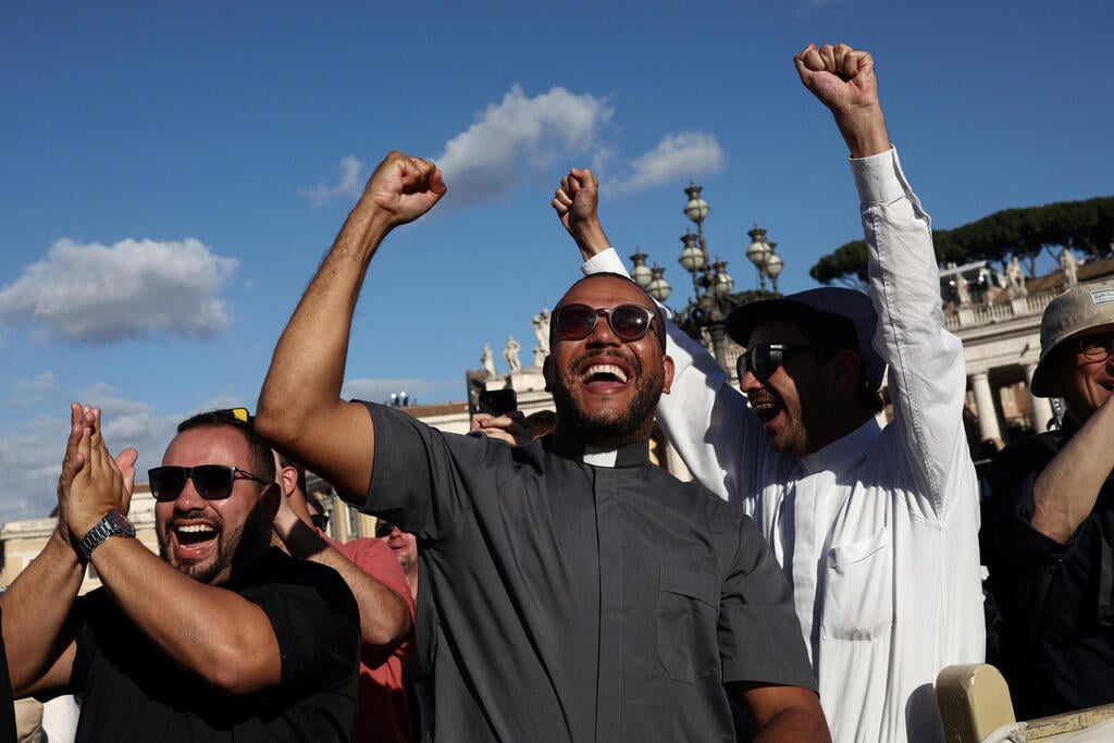 צילום: REUTERS/Eloisa Lopez עשן לבן ותיקן אפיפיור