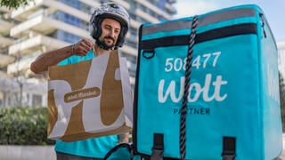 שליחי Wolt בפעולה