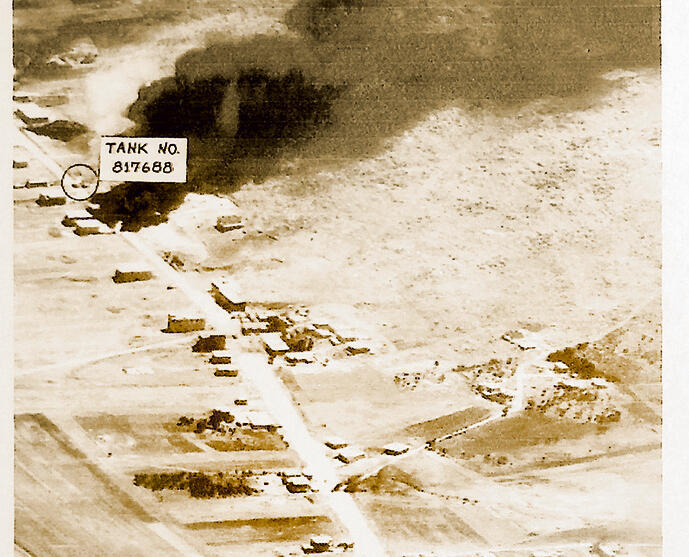 הטנק הישראלי הבוער בקרב סולטן יעקוב | צילום: מתוך התחקיר הצה”לי של הקרב yk14365394