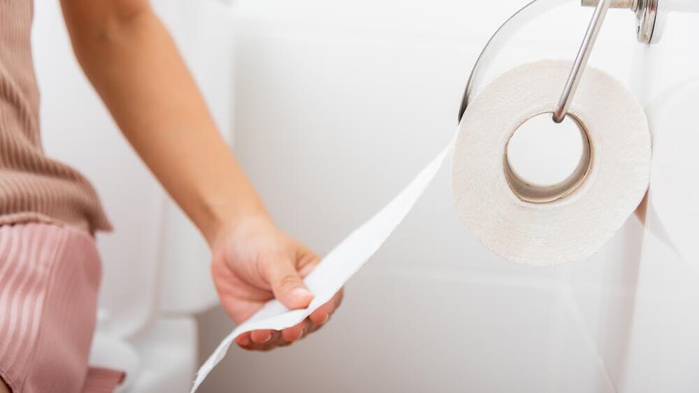 נייר טואלט מעל