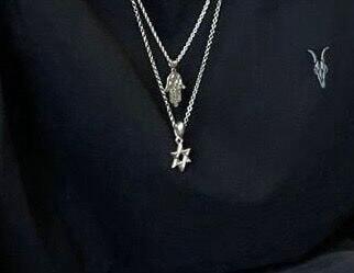 The necklace Witkoff gave to Edan שורד השבי עידן אלכסנדר עם שרשרת שהעניק לו סטיב וויטקוף שהיתה שייכת לבנו המנוח