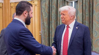 הפגישה של נשיא ארה"ב דונלד טראמפ עם נשיא סוריה אחמד א-שרע ובן סלימאן