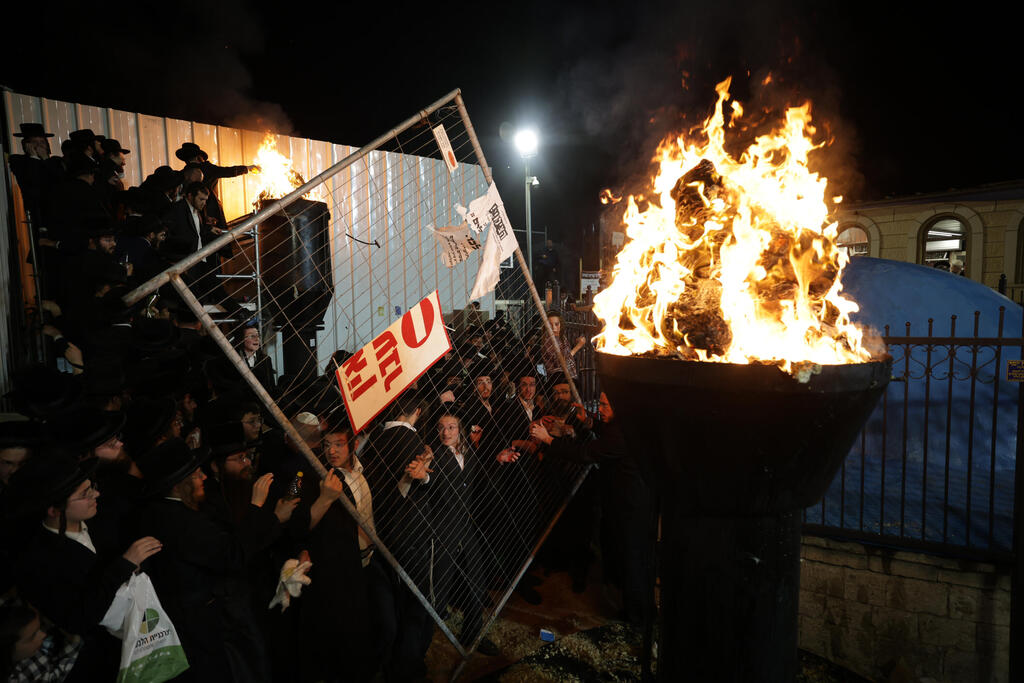 אחת המדורות באירוע בשנה שעברה (צילום: טל שחר) אחת המדורות