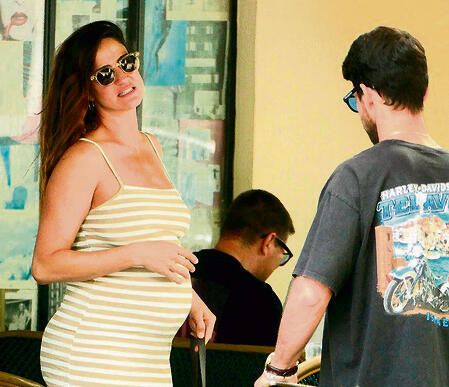 שמעון, הבטן ואחיה. שיהיה במזל | צילום: אמיר מאירי yk14375990