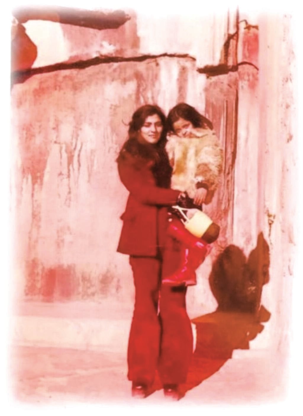 Shadi and her mother in Tehran before the revolution (Photo: Courtesy) שהרזאד שאדי ואמה בטהרן לפני המהפכה