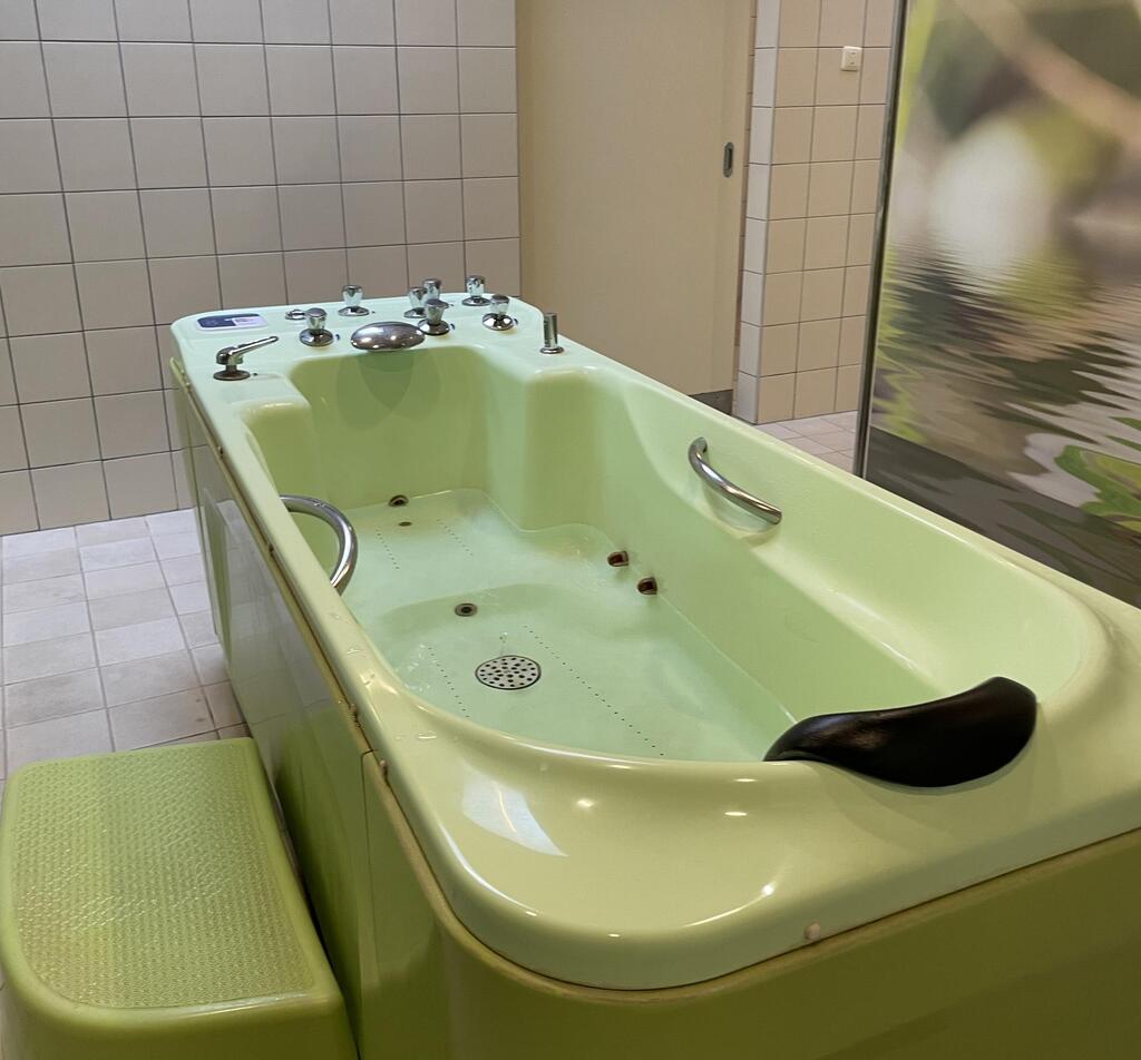 אמבט מינרליים, מלון eglės sanatorija בירשטונאס