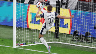 מיקי ואן דה ואן עם ההצלה