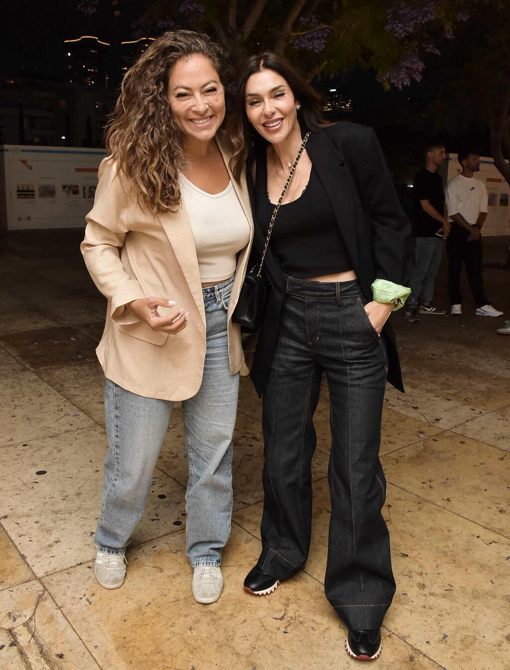 התייצבות מלאה. נעמה קסרי וליהיא גרינר (צילום: אמיר מאירי ) פרימיירה פרסיליה מלכת המדבר