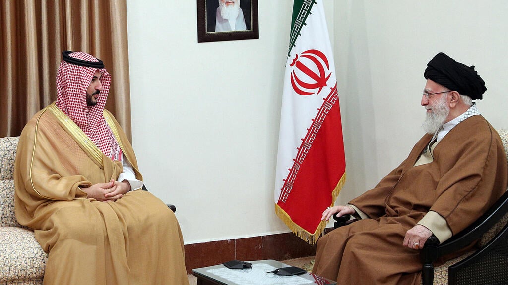 Saudi defense minister with Khamenei (Photo: WANA (West Asia News Agency), IRANIAN FOREIN MINISTRY / AFP) Saudi defense minister with Khamenei
