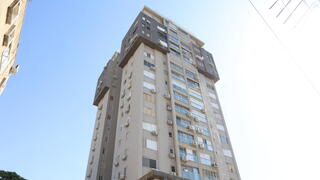 בניין המגורים בהרצליה ממנו נפל נער בן 15 אל מותו