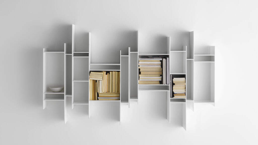 ספרייה של חברת mdf italia, החל מ-2,950 שקל, הביטאט (צילום: mdf italia) ספרייה תלויה של חברת mdf italia, החל מ-2,950 שקל, הביטאט